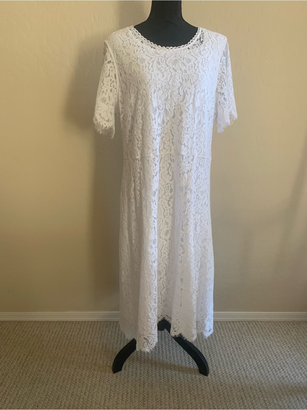 Isaac Mizrahi White Lace Short-Sleeve Midi Dress